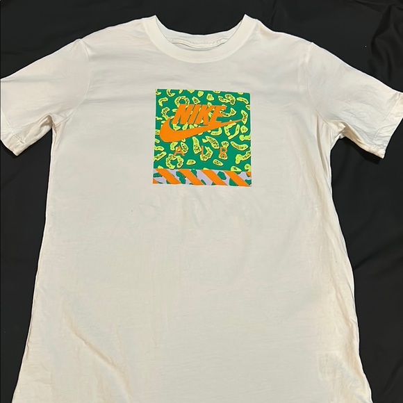 Nike Kids Graphic T-Shirts - Assorted Colors - Size XL - Picture 5 of 6